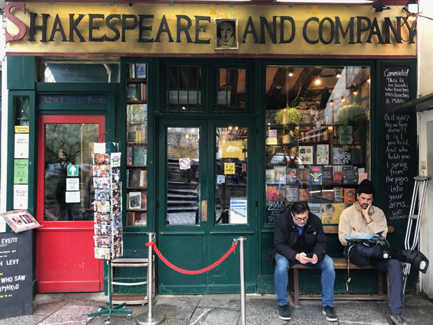 Шекспиров кутак у Паризу је постао култно место: Сто година чувене књижаре у Улици цепаница
